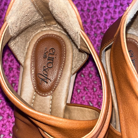 EuroSoft by Sofft Ginnifer Wedge Sandal in Brown Size 8.5 - Picture 2 of 7